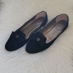 TAHARI Flats